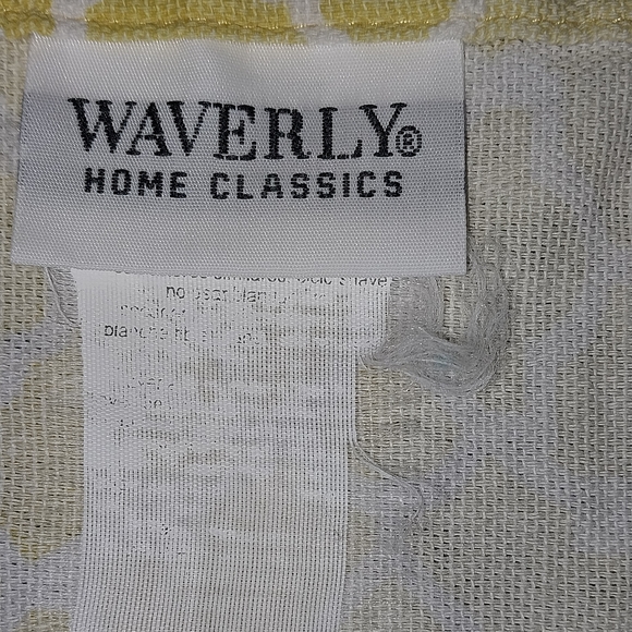 Waverly Home Classics Single Valance Curtain - Picture 3 of 3